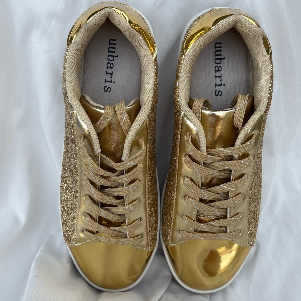 uubaris Gold Glitter Rhinestone KK-91 Low Top Athletic Sneakers

Size 8.5